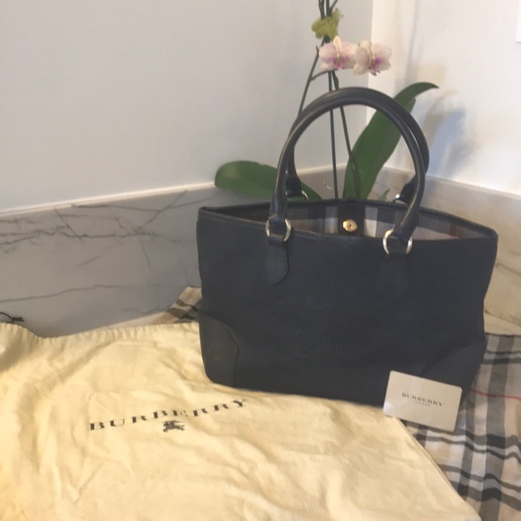 Burberry Handbags - Authentic Burberry canvas purse